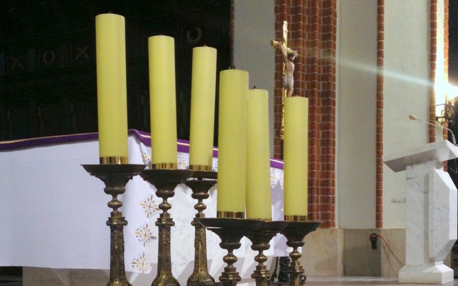 Warsaw church candles